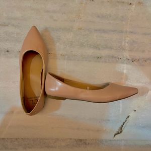 Nude Bellies/ballerinas By Carlton London Size UK7