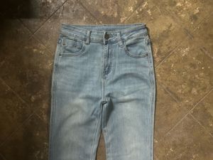 Y2k / 2000s girls Light Wash Flare Jeans