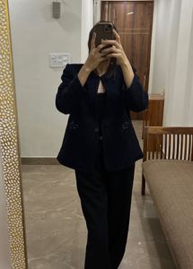 FOX LADY NAVY BLUE FLORALEMBROIDERED POCKET BLAZER