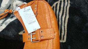 Savana Orange Crossbody Bag
