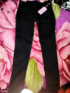 Black Buttoned Jeans