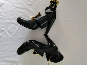 Black Heels (Women's)