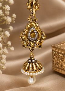 Exquisite Kundan &amp; Pearl Jhumka Earrings