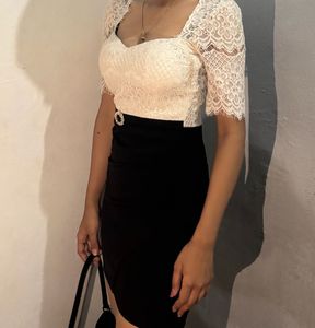 Chic Lace & Black Bodycon Dress