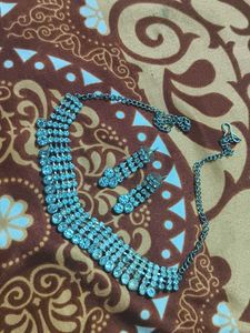Sparkly Rhinestone Necklace & Earrings Set