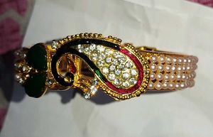 Elegant Gold-Plated Bangle