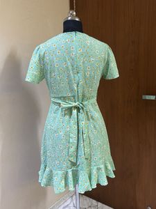 Chic Floral Print Mini Dress