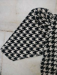 Houndstooth Puff Sleeve Top