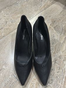 Classic Black Pointed Toe Heels