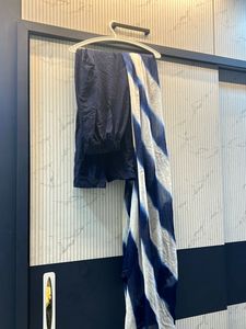 pant and lehriya dupatta