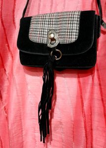 Velvet Black Sling Bag 😍