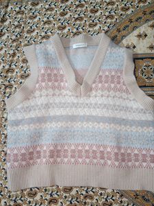 Sweater Vest Size: Length 17.7 Inch Waist : 39 inch