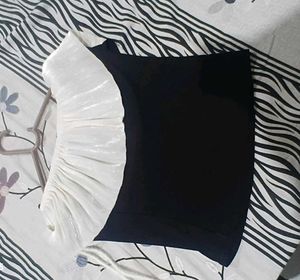 Chic Off-Shoulder Top one tym use only