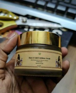 New Rose & Gold Exfoliator Scrub