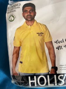 Hollister Men's Yellow Polo T-Shirt