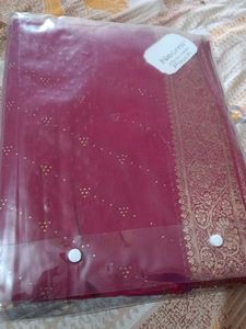 Elegant Neomi Maroon Saree with Gold Detail