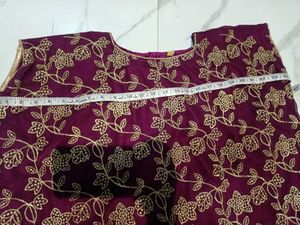 Elegant Embroidered Kurta Set with Dupatta 4xl