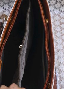 Michael kors Premium off-white Tote 🥹
