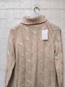 New with tag Cream Cable Knit Turtleneck Sweater
