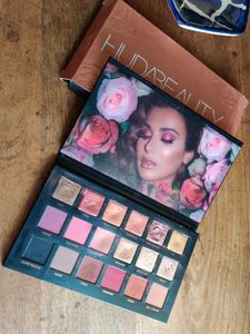 Huda Beauty Rose Gold Eyeshadow Palette