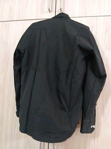 ALLEN SOLLY Black Long-Sleeve Shirt