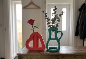 Weird modern art find! 2-piece sculptural vase