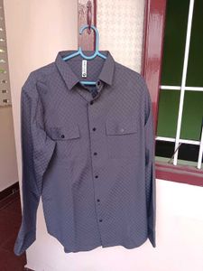 Men's Textured Button-Up Shirt