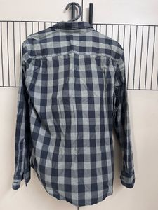 Levi's women’s Plaid Button-Up Shirt