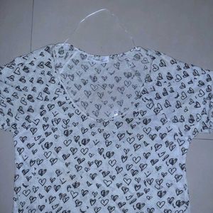 🤍 Cute Heart Print V-Neck White T-Shirt - Women