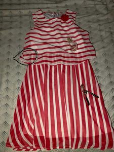 preety summer red dress