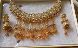 Stunning Indian Necklace &amp; Earring Set