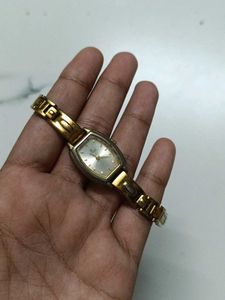Elegant Gold Tone Women's Watch