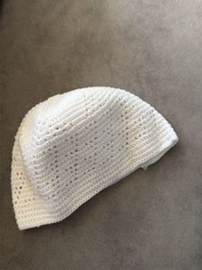 White Crochet topi