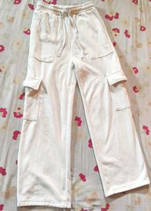 ⭑.ᐟWhite Cargo Sweatpants𑣲⋆