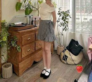 Gingham doll ruffle skirt 🌸