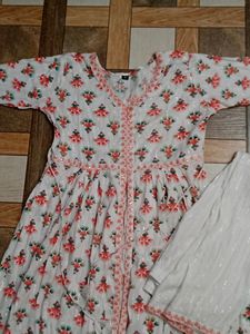 Gown Set With Front Slit