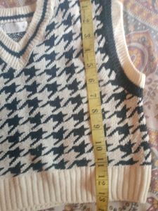 Houndstooth Knit Vest