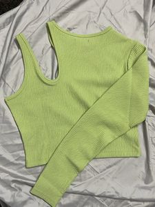 New Bebe Cut-out Single Sleeve Top🍈