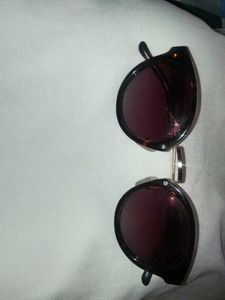 Round Sunglasses with Tortoise Shell Frame Women