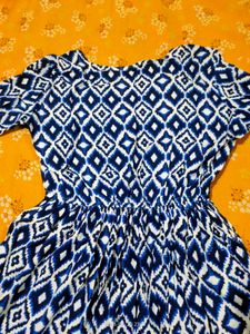 Stylish Blue &amp; White Kurta