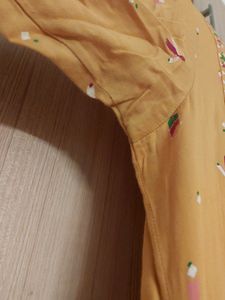 Neerus Women Floral.kurti On Sale