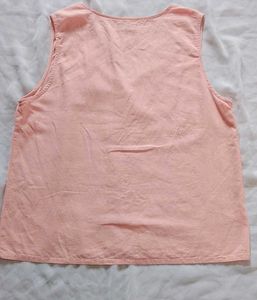 Chic Pink Sleeveless V-Neck Button-Up Top