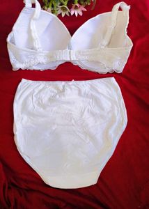 Lace Trim Bra with beautiful brief