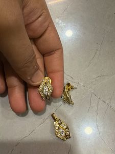 Elegant Gold Tone Jewelry Set with Crystals
