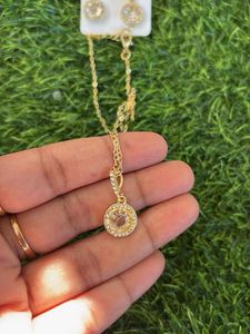 Elegant Crystal Pendant Necklace &amp; Earrings Set