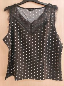 Sleevless Causal V Neck Top With Lace