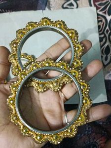 Set of Ornate Golden Bangles 7 pcs