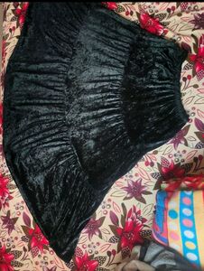 Black Skirt in a velvet material