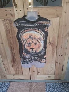 Lion Print Sleeveless Top