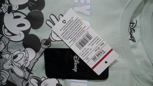 NEW Disney Mickey &amp; Friends Crew Sweatshirt tshirt
